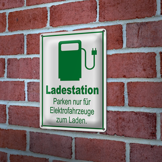 Blechschild Parken 20x30cm Ladestation nur Elektrofahrzeuge