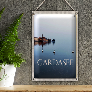 Blechschild Reise 20x30cm Gardasee Italien See Bäume Gebäude