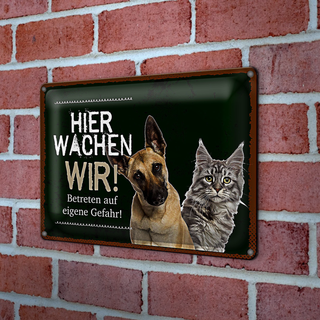 Blechschild Spruch 30x20cm Hund Katze hier wachen wir schwarzes Schild