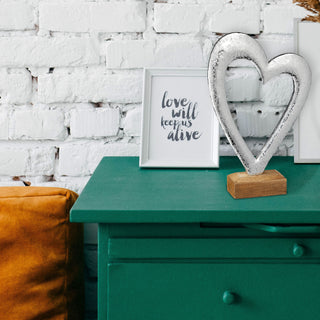 Dekoherz Herz Metalloptik in silber auf Holzsockel Skulptur Dekofigur