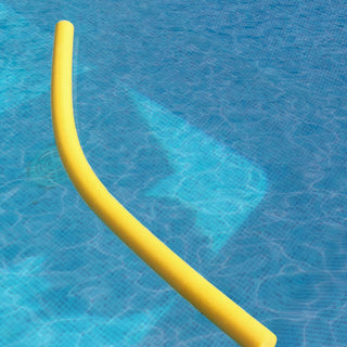 Poolnudel 4er Set 120cm grün blau rot gelb Schwimmnudel Wasserspielzeug Wassernudel Schwimmstange