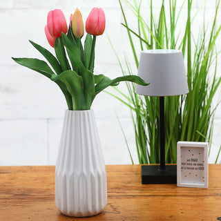 Vase vertikales Rillendesign 8,5x17cm Keramik Dolomit weiß konische Form Blumenvase Dekovase Tischvase