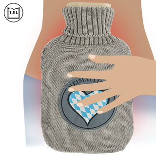 Wärmflasche Schwarzwaldliebe/Heimatliebe/Heimathafen 20x32,5x5cm grau Polyacryl Polyester Kautschuk Bettflasche Thermophor Füllmenge 1,5 Liter