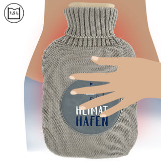 Wärmflasche Schwarzwaldliebe/Heimatliebe/Heimathafen 20x32,5x5cm grau Polyacryl Polyester Kautschuk Bettflasche Thermophor Füllmenge 1,5 Liter