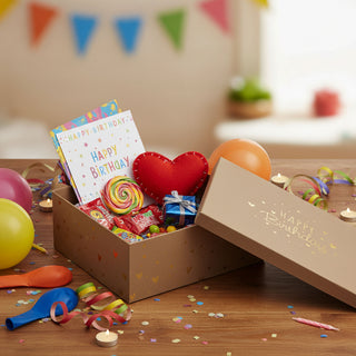 Boxenset 'Happy Birthday' 3er Set 3 Größen rechteckig braun Kraftpapier 1100gsm Schachteln mit Goldprägung Deckel Geschenkboxen