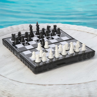 Reisespiele 4er Set magnetisch Kunststoff 13x13cm Dame Schach TicTacToe Ludo Miniatur-Brettspiele faltbar einzeln verpackt