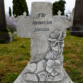 Grabdeko Kreuz mit Spruch 'Für immer im Herzen' 9x16x4cm grau Polyresin Grabschmuck Grab Inschrift Dekostein Friedhofsdekoration