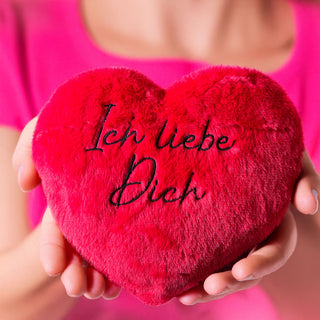 Plüschherz Herzkissen 'Ich liebe dich' mit Schlaufe 20cm Polyester rot Valentinstag Geschenk Kuschelkissen Herz Motivkissen