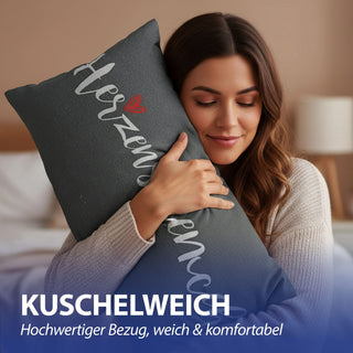 Kissen Herzensmensch 40x25cm grau weiß rot Baumwolle 180g Polyesterfüllung Reißverschluss Kuschelkissen einseitig bedruckt