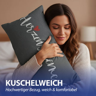 Kissen Herzensmensch 40x25cm grau weiß rot Baumwolle 180g Polyesterfüllung Reißverschluss Kuschelkissen einseitig bedruckt