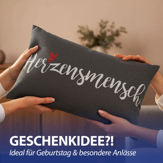 Kissen Herzensmensch 40x25cm grau weiß rot Baumwolle 180g Polyesterfüllung Reißverschluss Kuschelkissen einseitig bedruckt