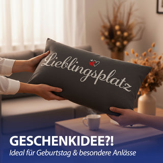 Kissen Lieblingsplatz 40x25cm grau weiß rot Baumwolle 180g Polyesterfüllung Reißverschluss Kuschelkissen einseitig bedruckt