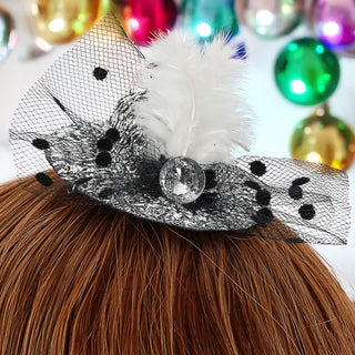 Mini Glitzerhut mit Feder 12er Set ca. 7cm 6 Farben Metallklammer Hut klein Motto-Party JGA Silvester Mini-Zylinder Partyhut