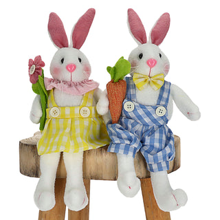 Osterhasenpaar Mann Frau sitzend im Karodesign 12x30x6cm Polyester blau gelb Osterdekoration Hasenfigur Dekofigur
